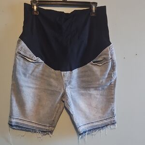 Time and Tru Two-Tone Black and Gray Jean Shorts